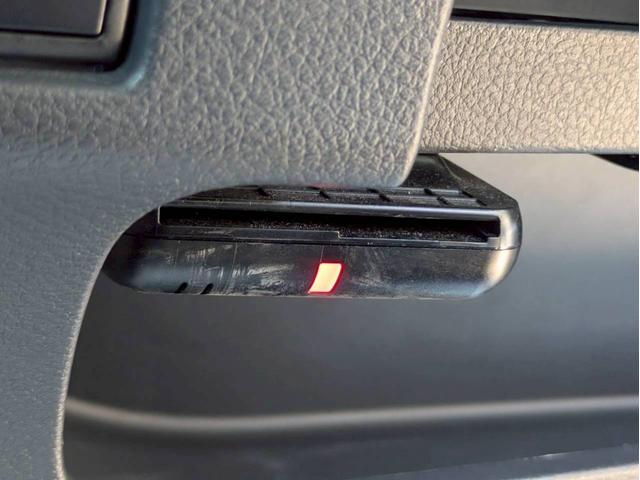 スペーシアカスタム XS 両側パワースライドドア アイドリングストップ オートエアコン ベンチシート ABS HIDヘッドライト プッシュスタート スマートキー 盗難警報装置 電動格納ミラー 純正アルミ ETC付き(30枚目)