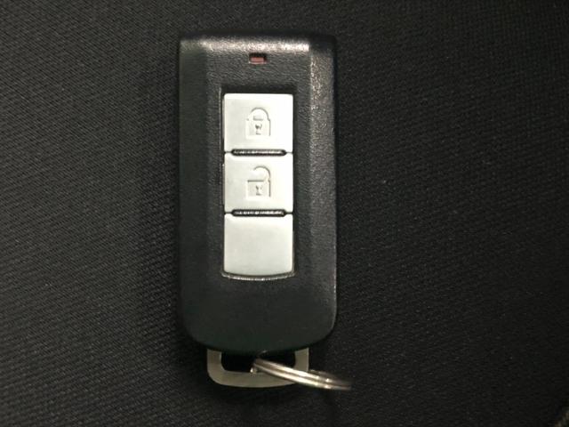 デイズ ハイウェイスターＸ　Ｖセレクション＋セーフティＩＩ　アラウンドビューモニター　エマージェンシーブレーキ　横滑り防止装置　アイドリングストップ　オートエアコン　ＡＢＳ　ＨＩＤ　プッシュスタート　スマートキー　オートリトラミラー　純正アルミ（24枚目）