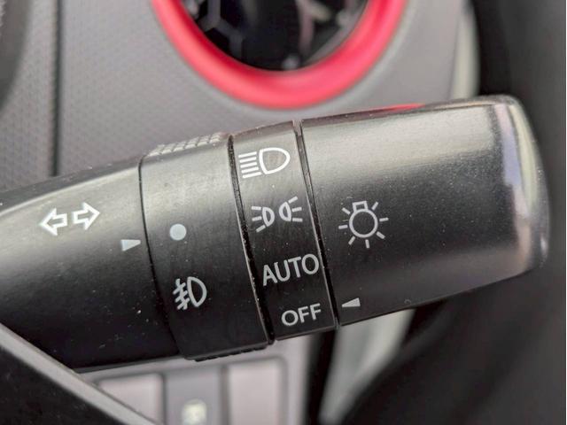 アルトターボＲＳ ベースグレード　社外フルセグメモリーナビ　オートギヤシフト　レーダーブレーキサポート　横滑り防止装置　アイドリングストップ　ベンチシート　ＡＢＳ　ＨＩＤヘッドライト　プッシュスタート　スマートキー　盗難警報装置（29枚目）