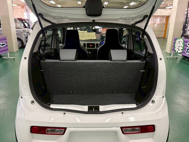 アルト S CVT 横滑り防止装置 アイドリングストップ D席シートヒーター 純正CDオーディオ ABS キーレスエントリー 盗難警報装置 エアコン パワステ パワーウィンドウ Wエアバッグ 電動格納ミラー(17枚目)