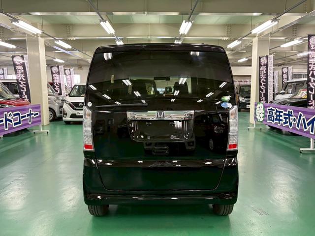 N-BOX G SSパッケージ 両側パワースライドドア 衝突被害軽減ブレーキ 横滑り防止装置 アイドリングストップ オートエアコン 前席シートヒーター HIDヘッドライト プッシュスタート スマートキー 盗難警報装置 ETC付き(9枚目)