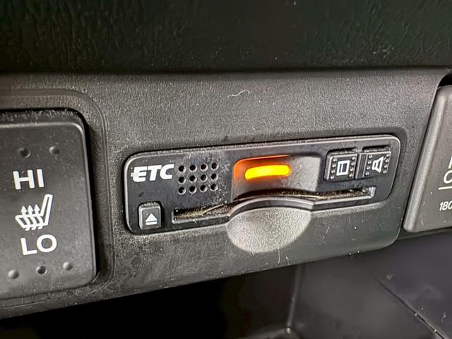 N-BOX G SSパッケージ 両側パワースライドドア 衝突被害軽減ブレーキ 横滑り防止装置 アイドリングストップ オートエアコン 前席シートヒーター HIDヘッドライト プッシュスタート スマートキー 盗難警報装置 ETC付き(28枚目)