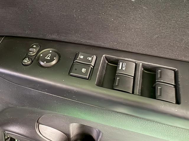 N-BOX G SSパッケージ 両側パワースライドドア 衝突被害軽減ブレーキ 横滑り防止装置 アイドリングストップ オートエアコン 前席シートヒーター HIDヘッドライト プッシュスタート スマートキー 盗難警報装置 ETC付き(30枚目)