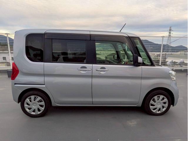 タント Xターボ SAIII 社外フルセグSDナビ Bluetooth 衝突被害軽減ブレーキ 車線逸脱警報装置 横滑り防止装置 アイドリングストップ オートエアコン D席シートヒーター プッシュスタート スマートキー 盗難警報装置(11枚目)