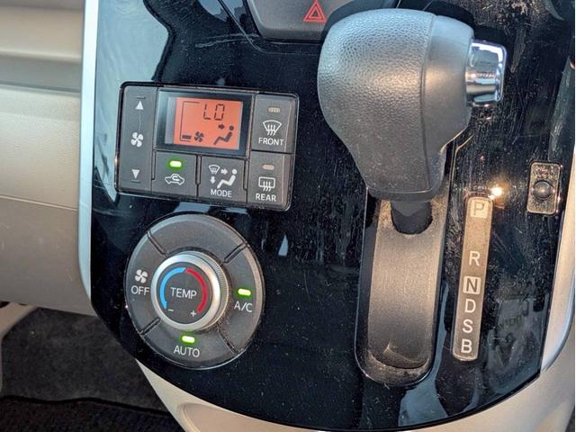 タント Xターボ SAIII 社外フルセグSDナビ Bluetooth 衝突被害軽減ブレーキ 車線逸脱警報装置 横滑り防止装置 アイドリングストップ オートエアコン D席シートヒーター プッシュスタート スマートキー 盗難警報装置(19枚目)