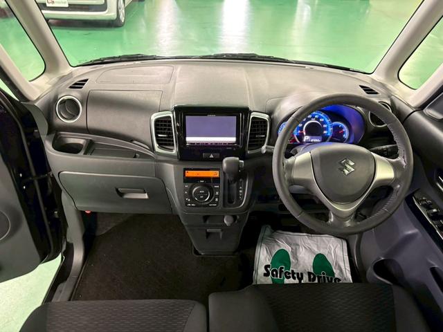 スペーシアカスタム TS ユーザー下取り車 インタークーラーターボ 社外ナビ 両側パワースライドドア アイドリングストップ オートエアコン ベンチシート ABS HID プッシュスタート スマートキー 盗難警報装置 ETC付き(17枚目)