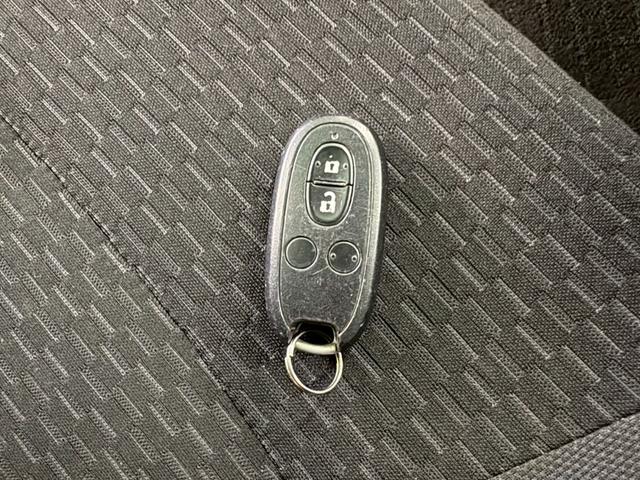 スペーシアカスタム TS ユーザー下取り車 インタークーラーターボ 社外ナビ 両側パワースライドドア アイドリングストップ オートエアコン ベンチシート ABS HID プッシュスタート スマートキー 盗難警報装置 ETC付き(24枚目)