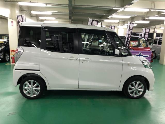 デイズルークス X Vセレクション 4WD ワンオーナー車 純正ナビ アラウンドビューモニター 両側パワースライドドア エマージェンシーブレーキ 横滑り防止装置 アイドリングストップ オートエアコン プッシュスタート ドラレコ ETC(10枚目)