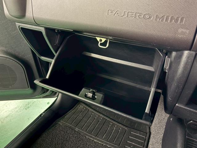 パジェロミニ ＶＲ　ファイナルアニバーサリー　ターボ車　フロア４速ＡＴ　社外ナビ　Ｄ席シートヒーター　エアコン　パワステ　パワーウィンドウ　Ｗエアバッグ　ＡＢＳ　キーレスエントリー　純正アルミ（25枚目）