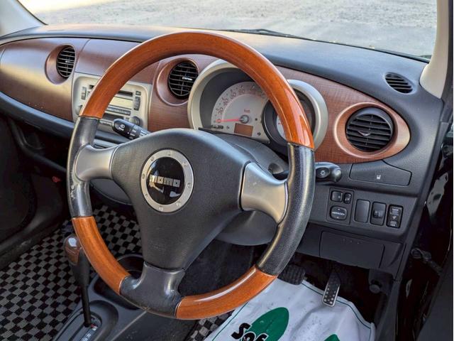 ミラジーノ プレミアムＸ　フロア４速ＡＴ　純正ＣＤオーディオ　オートエアコン　ＡＢＳ　キーレスエントリー　盗難警報装置　パワステ　パワーウィンドウ　Ｗエアバッグ　電動格納ミラー　純正アルミ（23枚目）