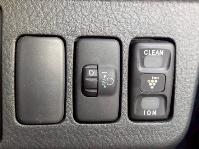 ミラジーノ プレミアムＸ　フロア４速ＡＴ　純正ＣＤオーディオ　オートエアコン　ＡＢＳ　キーレスエントリー　盗難警報装置　パワステ　パワーウィンドウ　Ｗエアバッグ　電動格納ミラー　純正アルミ（26枚目）