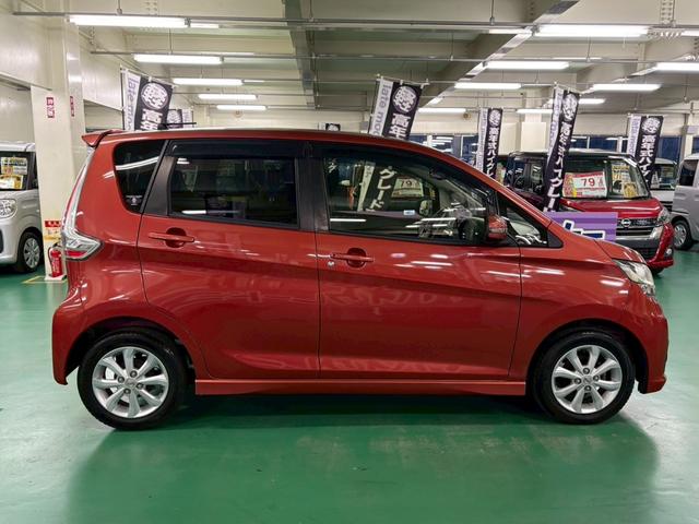 デイズ ハイウェイスター　Ｘ　後期モデル　純正ナビ　アラウンドビューモニター　エマージェンシーブレーキ　ハイビームアシスト　横滑り防止装置　アイドリングストップ　オートエアコン　ＨＩＤ　プッシュスタート　純正アルミ　ドラレコ（10枚目）