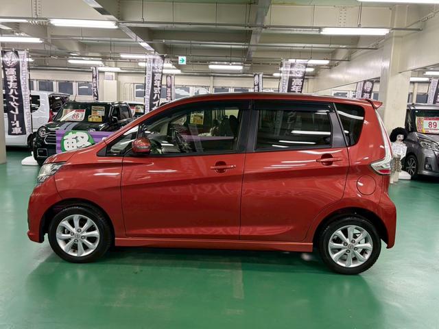 デイズ ハイウェイスター　Ｘ　後期モデル　純正ナビ　アラウンドビューモニター　エマージェンシーブレーキ　ハイビームアシスト　横滑り防止装置　アイドリングストップ　オートエアコン　ＨＩＤ　プッシュスタート　純正アルミ　ドラレコ（11枚目）