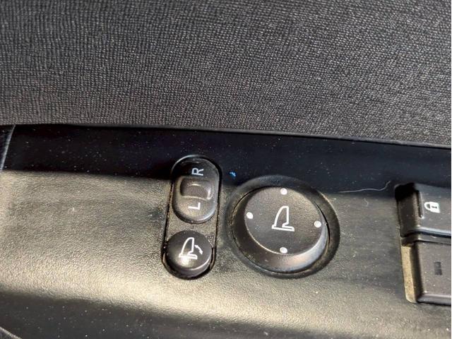 N-BOX G・Lパッケージ 両側パワースライドドア 衝突被害軽減ブレーキ 横滑り防止装置 アイドリングストップ オートエアコン ABS HIDヘッドライト プッシュスタート スマートキー 盗難警報装置 オートリトラミラー ETC(29枚目)