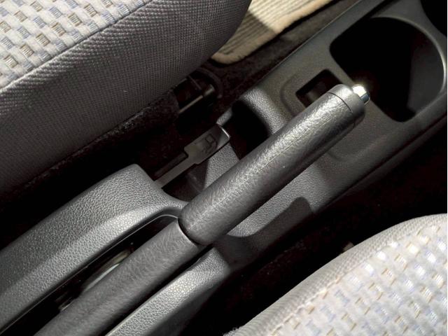 ピクシスエポック G SA バックモニター アクセル踏み間違い防止装置 横滑り防止装置 エコアイドル オートエアコン ABS プッシュスタート スマートキー 盗難警報装置 電動格納ミラー 純正アルミ(22枚目)