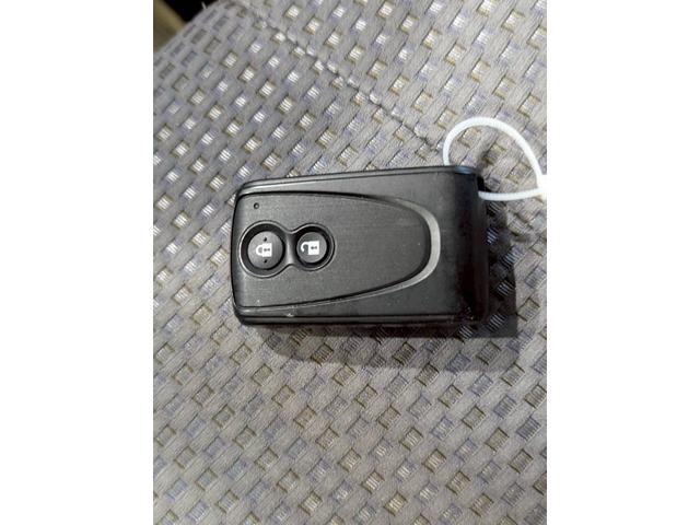 ピクシスエポック G SA バックモニター アクセル踏み間違い防止装置 横滑り防止装置 エコアイドル オートエアコン ABS プッシュスタート スマートキー 盗難警報装置 電動格納ミラー 純正アルミ(29枚目)