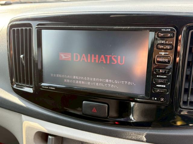 当社のアフターサービスですが、鈑金・塗装の自社工場をはじめ、自社の車検整備工場がございます。