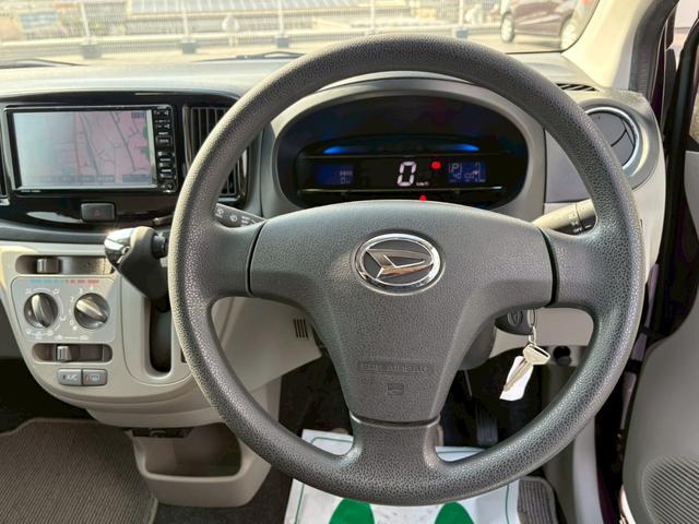 キッズスペースがあるのでお子さんを預けていただければ安心してお車を見ることができます♪おもちゃもたくさんあります♪