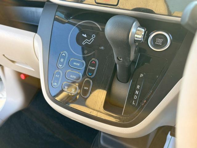 ナビを展示しているのでお気軽にさわっていただければと思います♪クラリオン、ケンウッド、カロッツェリアのナビを展示しています♪