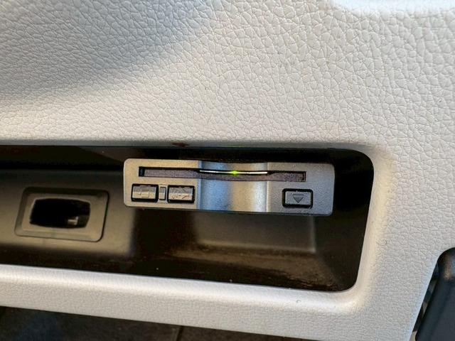 屋上は低価格コーナーです♪お客様から下取りした軽自動車や総額４５万円までのお車を展示しております♪