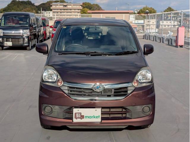 ミライース Ｘ　リミテッドＳＡ　アクセル踏み間違い防止装置　横滑り防止装置　エコアイドル　社外ＣＤオーディオ　ＡＢＳ　キーレスエントリー　盗難警報装置　エアコン　パワステ　パワーウィンドウ　Ｗエアバッグ　電動格納ミラー　純正アルミ（8枚目）