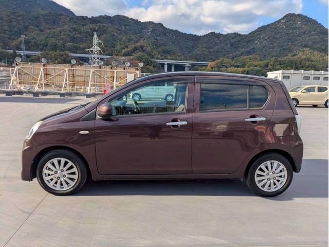 ミライース Ｘ　リミテッドＳＡ　アクセル踏み間違い防止装置　横滑り防止装置　エコアイドル　社外ＣＤオーディオ　ＡＢＳ　キーレスエントリー　盗難警報装置　エアコン　パワステ　パワーウィンドウ　Ｗエアバッグ　電動格納ミラー　純正アルミ（10枚目）