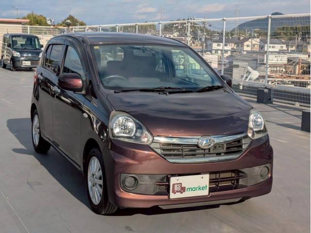 ミライース Ｘ　リミテッドＳＡ　アクセル踏み間違い防止装置　横滑り防止装置　エコアイドル　社外ＣＤオーディオ　ＡＢＳ　キーレスエントリー　盗難警報装置　エアコン　パワステ　パワーウィンドウ　Ｗエアバッグ　電動格納ミラー　純正アルミ（11枚目）