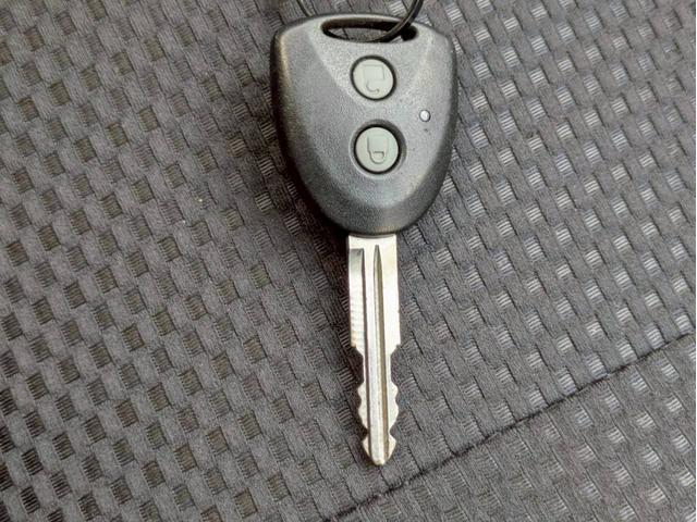 ミライース Ｘ　リミテッドＳＡ　アクセル踏み間違い防止装置　横滑り防止装置　エコアイドル　社外ＣＤオーディオ　ＡＢＳ　キーレスエントリー　盗難警報装置　エアコン　パワステ　パワーウィンドウ　Ｗエアバッグ　電動格納ミラー　純正アルミ（23枚目）