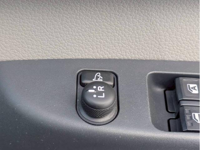 ミライース Ｘ　リミテッドＳＡ　アクセル踏み間違い防止装置　横滑り防止装置　エコアイドル　社外ＣＤオーディオ　ＡＢＳ　キーレスエントリー　盗難警報装置　エアコン　パワステ　パワーウィンドウ　Ｗエアバッグ　電動格納ミラー　純正アルミ（24枚目）