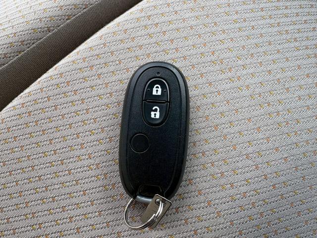 スペーシア X 助手席側パワースライドドア アイドリングストップ 社外CDオーディオ オートエアコン ベンチシート ABS プッシュスタート スマートキー 盗難警報装置 電動格納ミラー(30枚目)