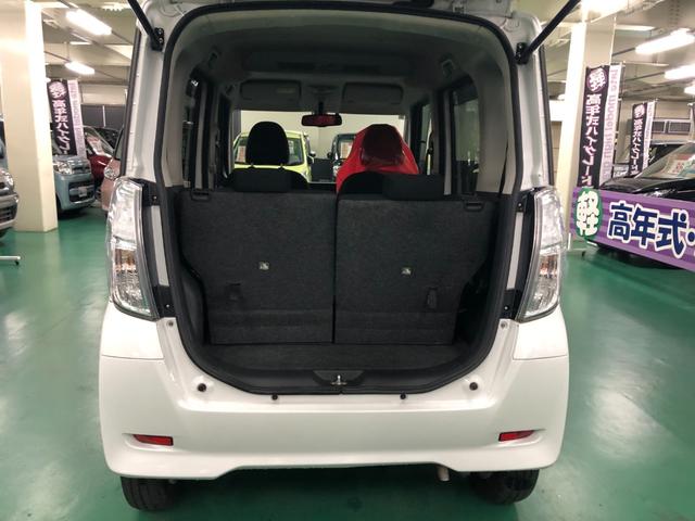 当社のアフターサービスですが、鈑金・塗装の自社工場をはじめ、自社の車検整備工場がございます。