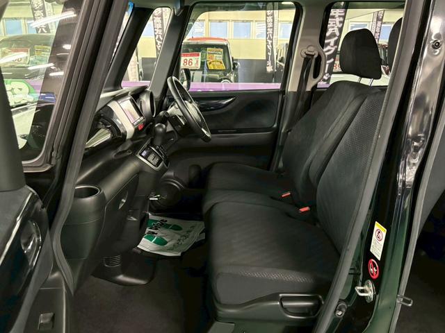 N-BOXカスタム G・ターボAパッケージ 社外ナビ バックモニター 両側パワースライドドア 衝突被害軽減ブレーキ 横滑り防止装置 アイドリングストップ オートエアコン HIDヘッドライト プッシュスタート 純正アルミ ドラレコ ETC付き(18枚目)