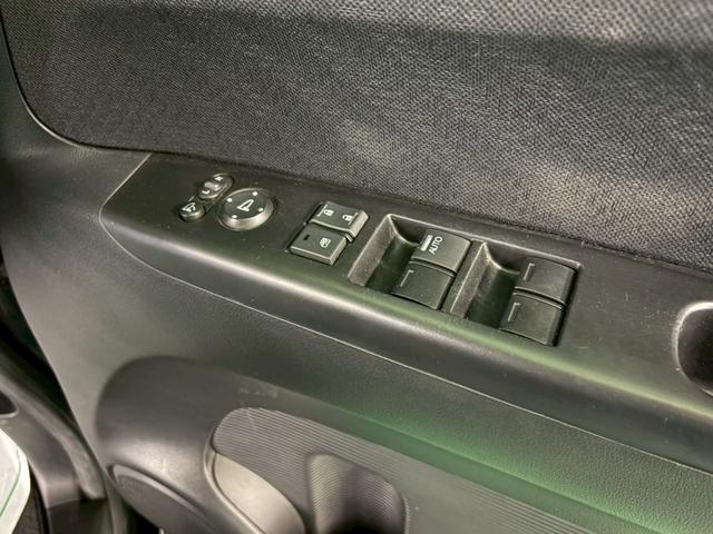 N-BOXカスタム G・ターボAパッケージ 社外ナビ バックモニター 両側パワースライドドア 衝突被害軽減ブレーキ 横滑り防止装置 アイドリングストップ オートエアコン HIDヘッドライト プッシュスタート 純正アルミ ドラレコ ETC付き(30枚目)