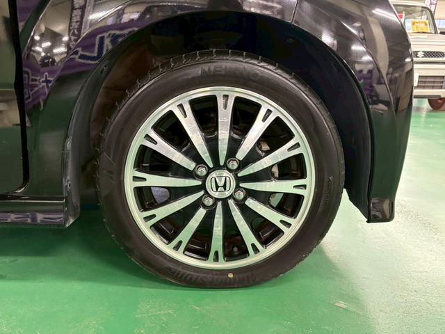 N-BOXカスタム G・ターボAパッケージ 社外ナビ バックモニター 両側パワースライドドア 衝突被害軽減ブレーキ 横滑り防止装置 アイドリングストップ オートエアコン HIDヘッドライト プッシュスタート 純正アルミ ドラレコ ETC付き(33枚目)