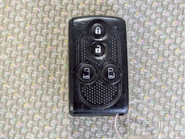 タント Ｘ　ＳＡ　社外ナビ　両側パワースライドドア　アクセル踏み間違い防止装置　横滑り防止装置　エコアイドル　オートエアコン　ベンチシート　ＡＢＳ　プッシュスタート　スマートキー　盗難警報装置　電動格納ミラー（29枚目）