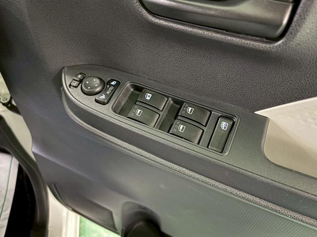 タント Ｘ　純正ナビ　バックモニター　助手席側パワースライドドア　衝突被害軽減ブレーキ　車線逸脱警報装置　横滑り防止装置　アイドリングストップ　オートエアコン　ＬＥＤヘッドライト　ナビ連動ドラレコ（28枚目）