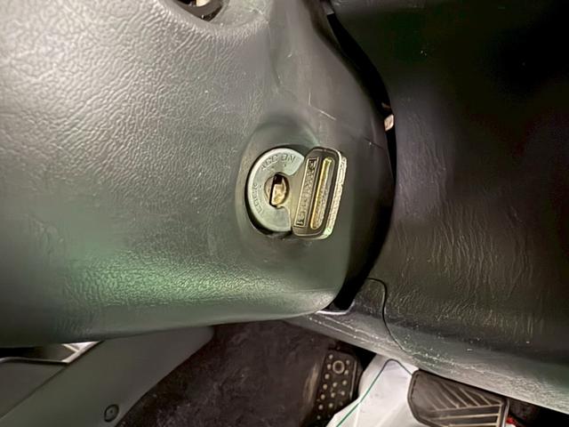 ジムニー ワイルドウインド 4WD ターボ車 フロア4速AT 社外7インチナビ D席シートヒーター ABS エアコン パワステ パワーウィンドウ Wエアバッグ 電動格納ミラー 純正アルミ(29枚目)