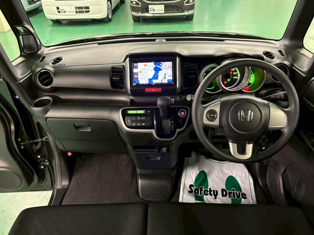 Ｎ－ＢＯＸ Ｇ　ＳＳパッケージ　社外ナビ　両側パワースライドドア　横滑り防止装置　アイドリングストップ　オートエアコン　ＡＢＳ　プッシュスタート　スマートキー　盗難警報装置　純正アルミ　ドラレコ　ＥＴＣ付き（17枚目）