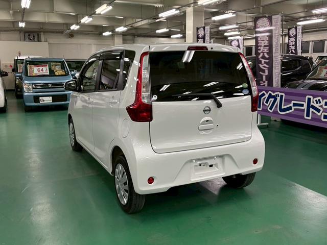 デイズ X アラウンドビューモニター アイドリングストップ オートエアコン ベンチシート ABS プッシュスタート スマートキー オートリトラミラー(15枚目)