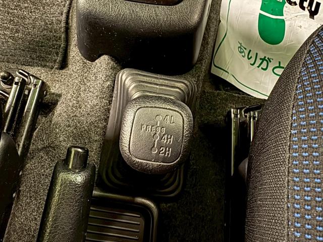 キックス RX 4WD ターボ車 社外SDナビ フロア4速AT エアコン パワステ パワーウィンドウ Wエアバッグ ABS キーレスエントリー 純正アルミ ETC付き(19枚目)