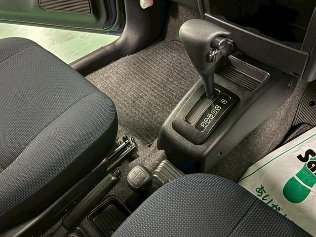 キックス RX 4WD ターボ車 社外SDナビ フロア4速AT エアコン パワステ パワーウィンドウ Wエアバッグ ABS キーレスエントリー 純正アルミ ETC付き(20枚目)