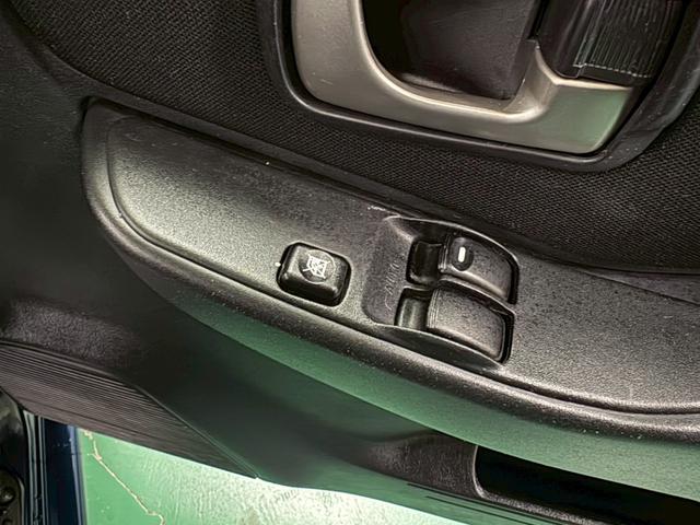 キックス RX 4WD ターボ車 社外SDナビ フロア4速AT エアコン パワステ パワーウィンドウ Wエアバッグ ABS キーレスエントリー 純正アルミ ETC付き(25枚目)