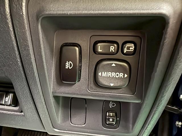 キックス RX 4WD ターボ車 社外SDナビ フロア4速AT エアコン パワステ パワーウィンドウ Wエアバッグ ABS キーレスエントリー 純正アルミ ETC付き(27枚目)