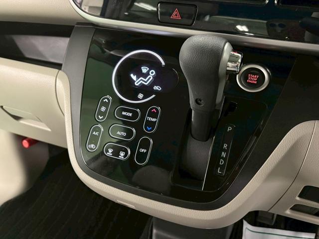 デイズルークス X 後期モデル アラウンドビューモニター 助手席側パワースライドドア エマージェンシーブレーキ 横滑り防止装置 アイドリングストップ オートエアコン ABS プッシュスタート オートリトラミラー(25枚目)