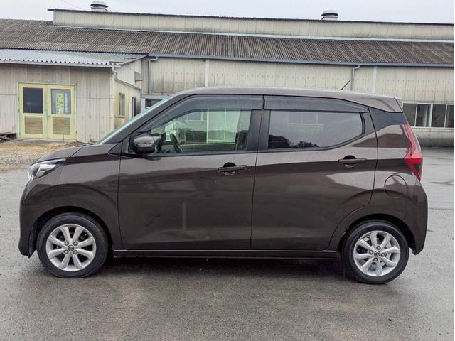 デイズ X ワンオーナー車 純正ナビ アラウンドビューモニター エマージェンシーブレーキ 車線逸脱警報装置 横滑り防止装置 クリアランスソナー アイドリングストップ ABS プッシュスタート 純正アルミ ETC(11枚目)