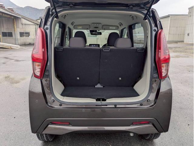 デイズ X ワンオーナー車 純正ナビ アラウンドビューモニター エマージェンシーブレーキ 車線逸脱警報装置 横滑り防止装置 クリアランスソナー アイドリングストップ ABS プッシュスタート 純正アルミ ETC(17枚目)