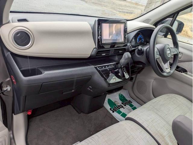 デイズ X ワンオーナー車 純正ナビ アラウンドビューモニター エマージェンシーブレーキ 車線逸脱警報装置 横滑り防止装置 クリアランスソナー アイドリングストップ ABS プッシュスタート 純正アルミ ETC(19枚目)