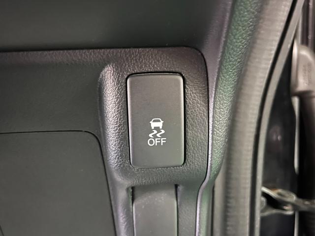 Ｎ－ＢＯＸカスタム Ｇ・Ｌパッケージ　助手席側パワースライドドア　横滑り防止装置　アイドリングストップ　オートエアコン　ベンチシート　ＡＢＳ　ＨＩＤヘッドライト　プッシュスタート　スマートキー　盗難警報装置　電動格納ミラー　純正アルミ（20枚目）