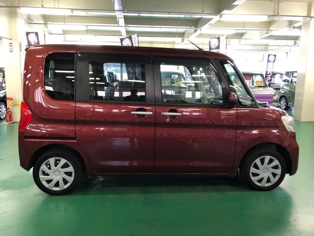 タント Ｘ　ＳＡ　助手席側パワースライドドア　アクセル踏み間違い防止装置　横滑り防止装置　エコアイドル　純正ＣＤオーディオ　オートエアコン　ベンチシート　プッシュスタート　スマートキー　盗難防止装置　電動格納ミラー（9枚目）