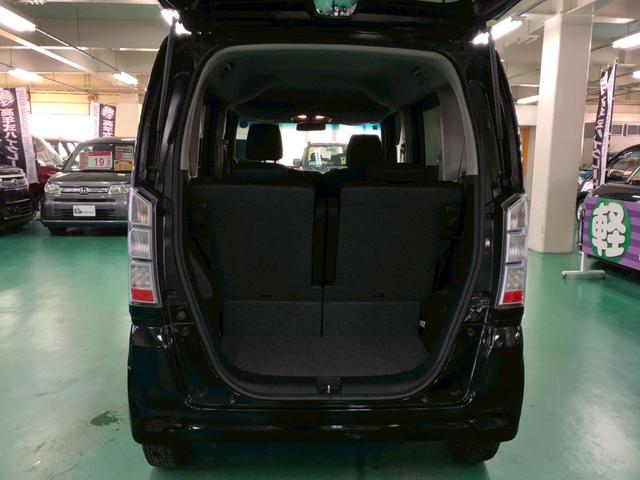 当社のアフターサービスですが、鈑金・塗装の自社工場をはじめ、自社の車検整備工場がございます。